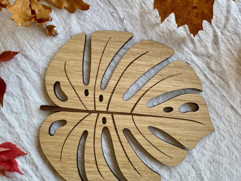 Feuille de monstera en bois