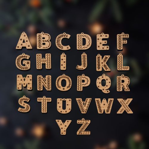 Lettres gravées en bois